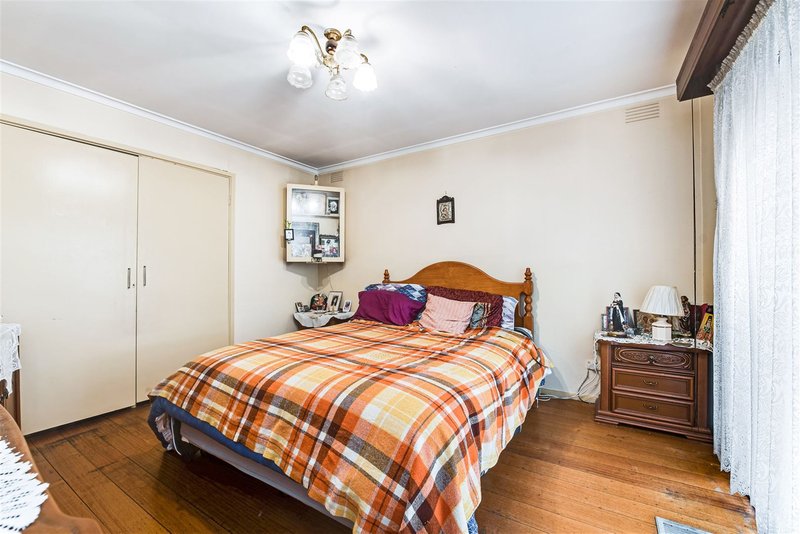 Photo - 25 Dunbar Court, Lalor VIC 3075 - Image 6