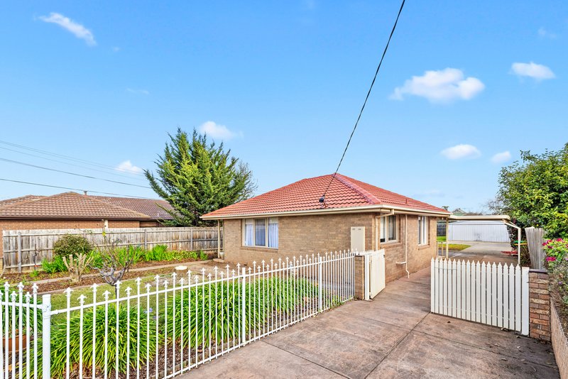 Photo - 25 Duncans Road, Werribee VIC 3030 - Image 1