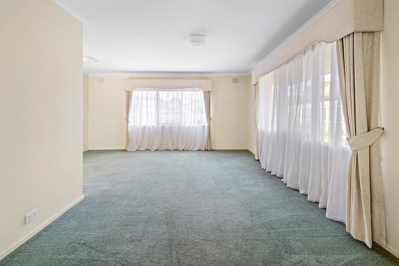 Photo - 25 Duncans Road, Werribee VIC 3030 - Image 3