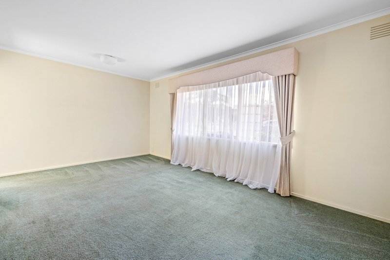 Photo - 25 Duncans Road, Werribee VIC 3030 - Image 4