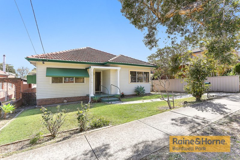 25 Dunkirk Avenue, Kingsgrove NSW 2208