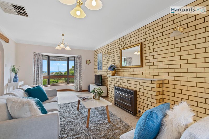 Photo - 25 Dutchman Drive, Hallett Cove SA 5158 - Image 6