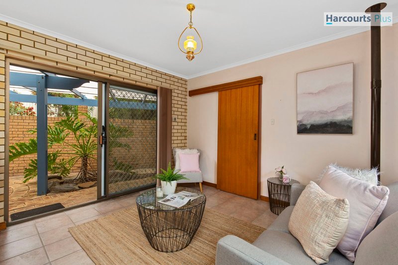 Photo - 25 Dutchman Drive, Hallett Cove SA 5158 - Image 10