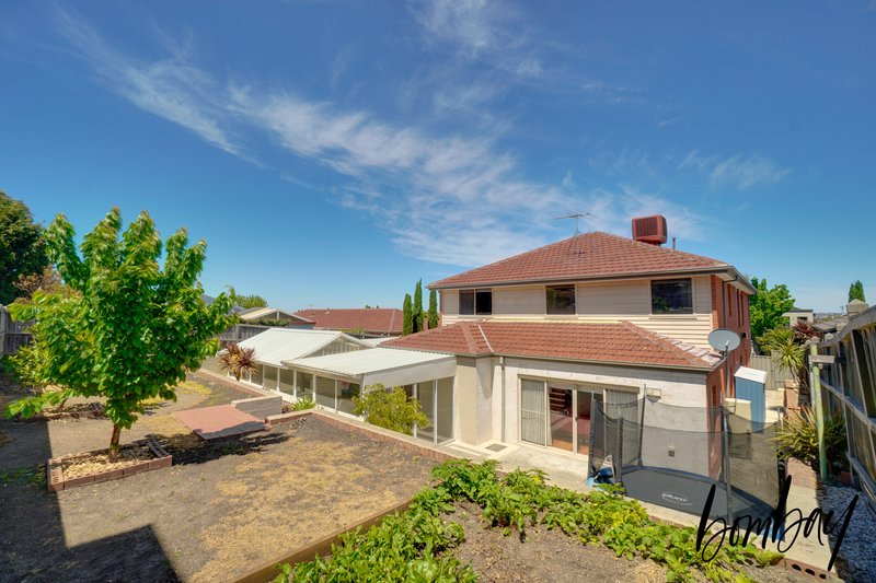 Photo - 25 Eagleview Way, Craigieburn VIC 3064 - Image 25