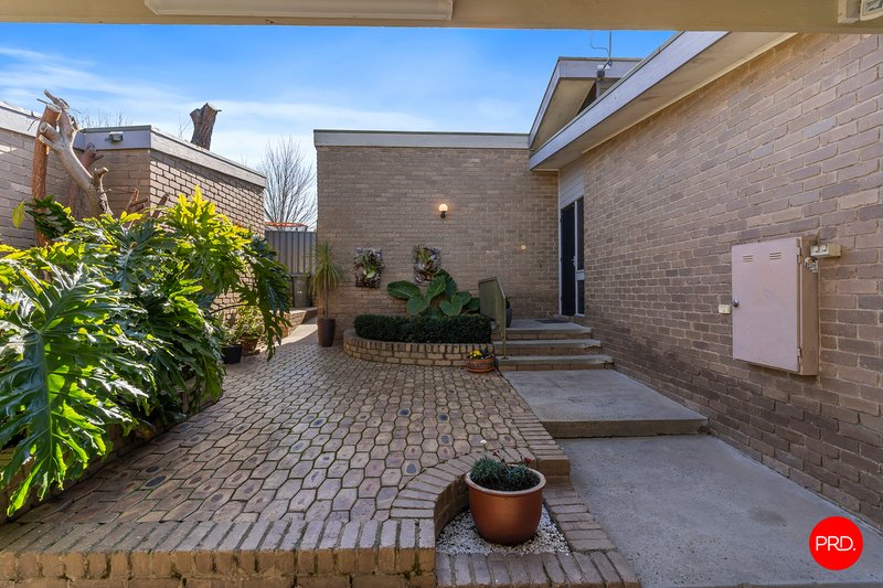 Photo - 25 Eastern Road, Strathdale VIC 3550 - Image 2