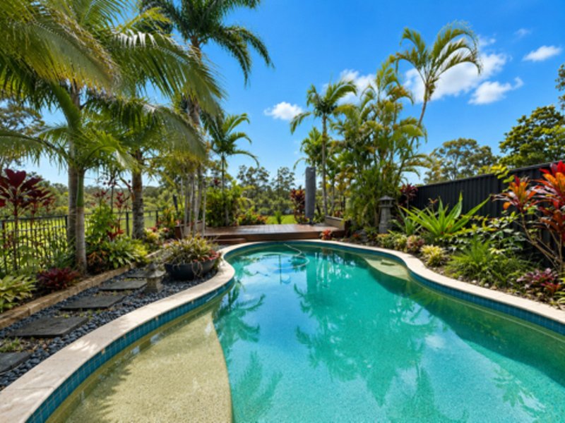 Photo - 25 Edgeworth Place, Helensvale QLD 4212 - Image 1