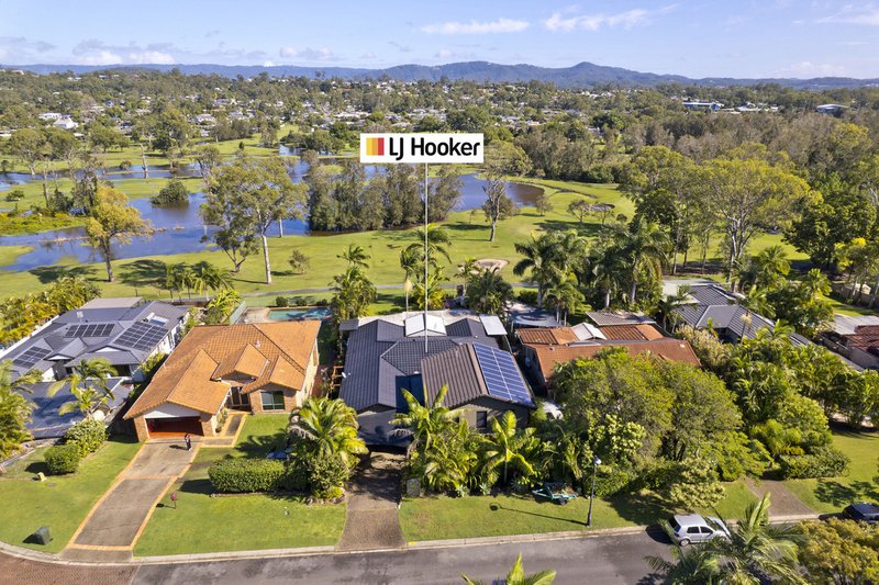 Photo - 25 Edgeworth Place, Helensvale QLD 4212 - Image 2