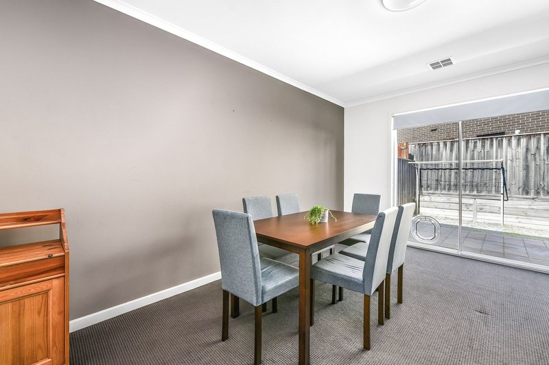 Photo - 25 Ellis Park Avenue, Mulgrave VIC 3170 - Image 4