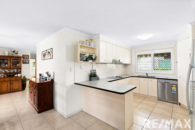 Photo - 25 Endeavour Way, Eli Waters QLD 4655 - Image 4