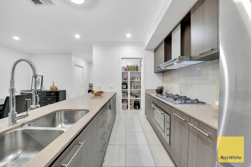 Photo - 25 Enterprise Circuit, Fraser Rise VIC 3336 - Image 7