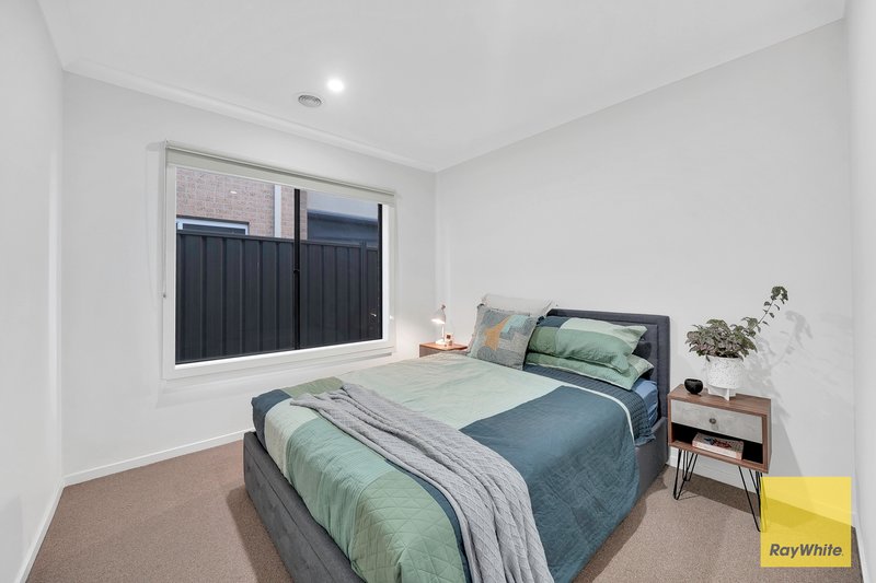 Photo - 25 Enterprise Circuit, Fraser Rise VIC 3336 - Image 14