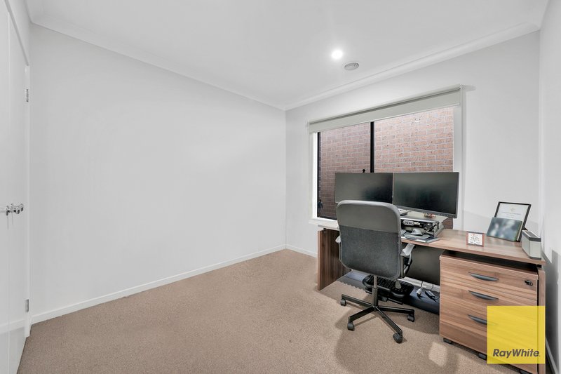 Photo - 25 Enterprise Circuit, Fraser Rise VIC 3336 - Image 15