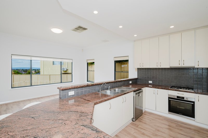 Photo - 25 Eora Creek Terrace, Dianella WA 6059 - Image 10
