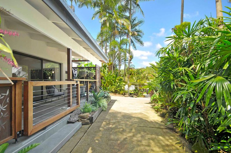 Photo - 25 Esperance Close, Elanora QLD 4221 - Image 2