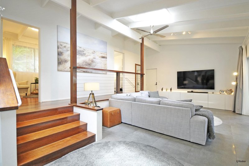 Photo - 25 Esperance Close, Elanora QLD 4221 - Image 4