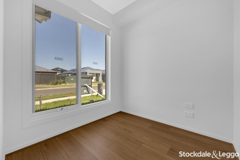 Photo - 25 Etna Road, Truganina VIC 3029 - Image 11