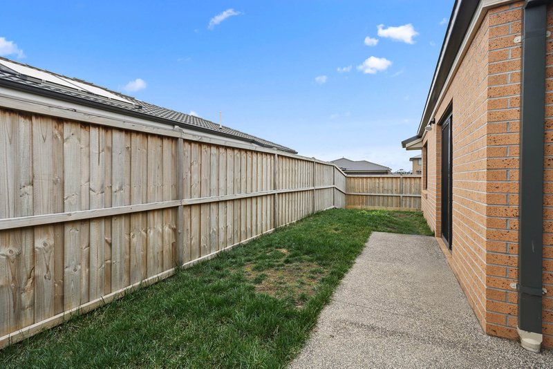 Photo - 25 Everton Crescent, Charlemont VIC 3217 - Image 6