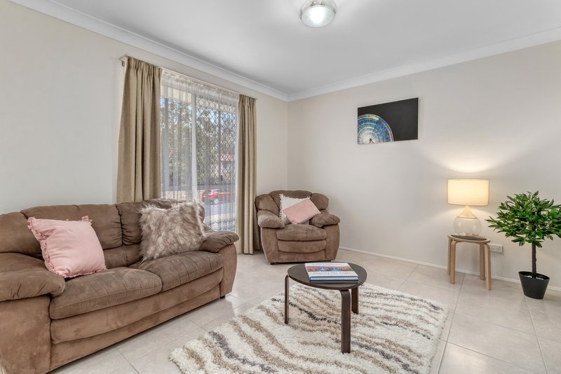 Photo - 25 Falconglen Pl , Ferny Grove QLD 4055 - Image 5