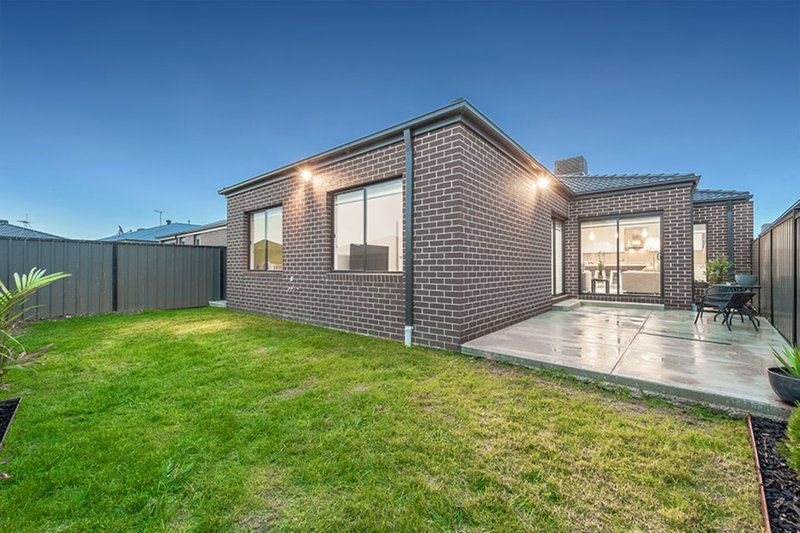 Photo - 25 Falkland Road, Craigieburn VIC 3064 - Image 14