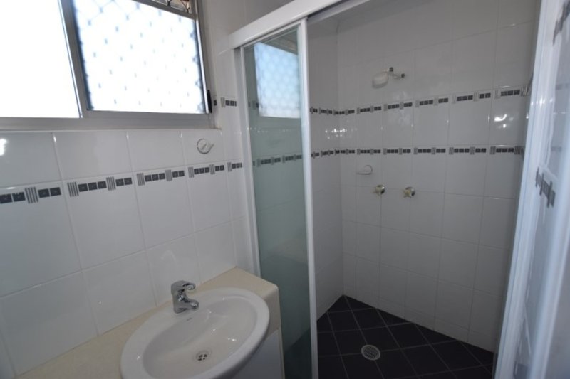 Photo - 25 Far Street, West Gladstone QLD 4680 - Image 11