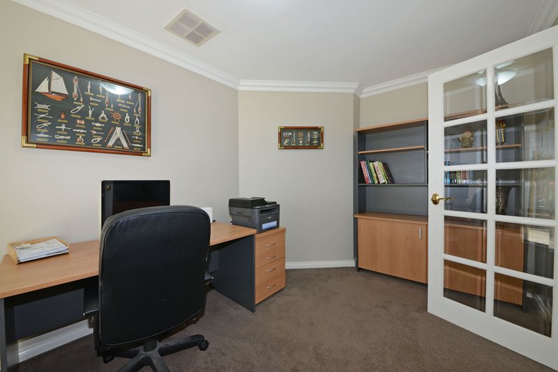 Photo - 25 Ferndale Corner, Mindarie WA 6030 - Image 4