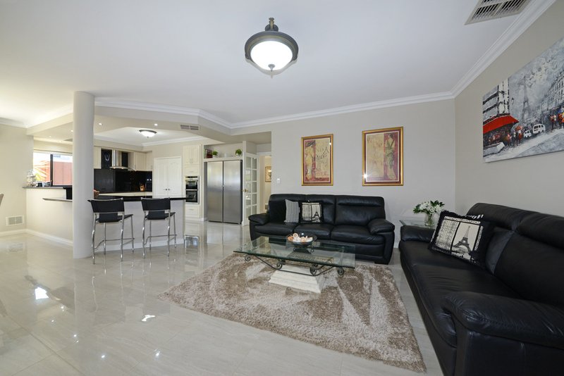 Photo - 25 Ferndale Corner, Mindarie WA 6030 - Image 16