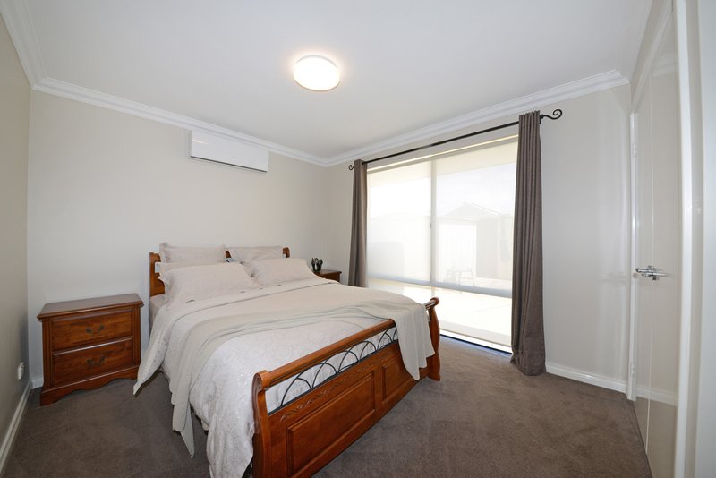 Photo - 25 Ferndale Corner, Mindarie WA 6030 - Image 17