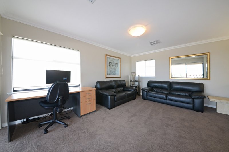 Photo - 25 Ferndale Corner, Mindarie WA 6030 - Image 24