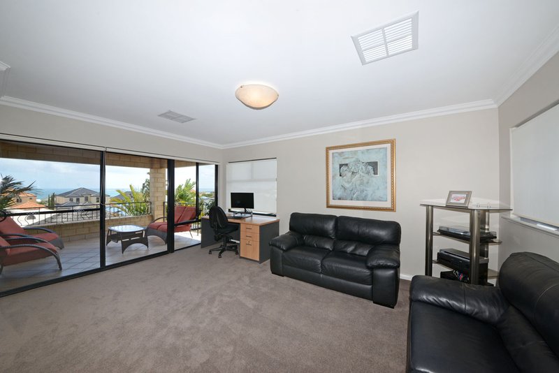 Photo - 25 Ferndale Corner, Mindarie WA 6030 - Image 25