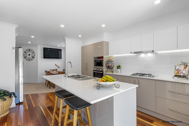 Photo - 25 Fifth Street, Eildon VIC 3713 - Image 2