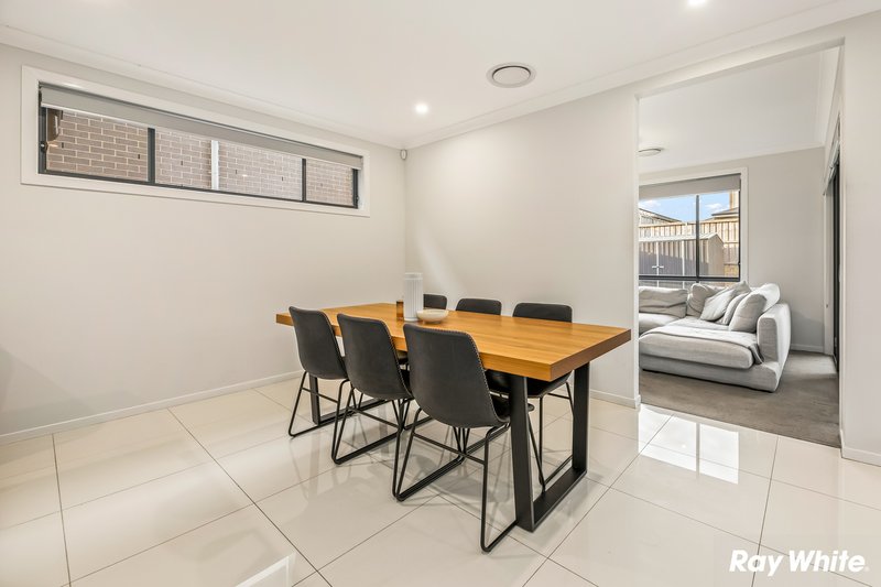 Photo - 25 Flemington Parkway, Box Hill NSW 2765 - Image 2
