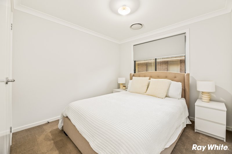 Photo - 25 Flemington Parkway, Box Hill NSW 2765 - Image 6