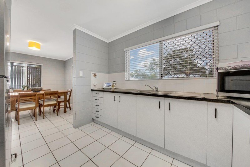 Photo - 25 Fletcher Street, West Gladstone QLD 4680 - Image 5