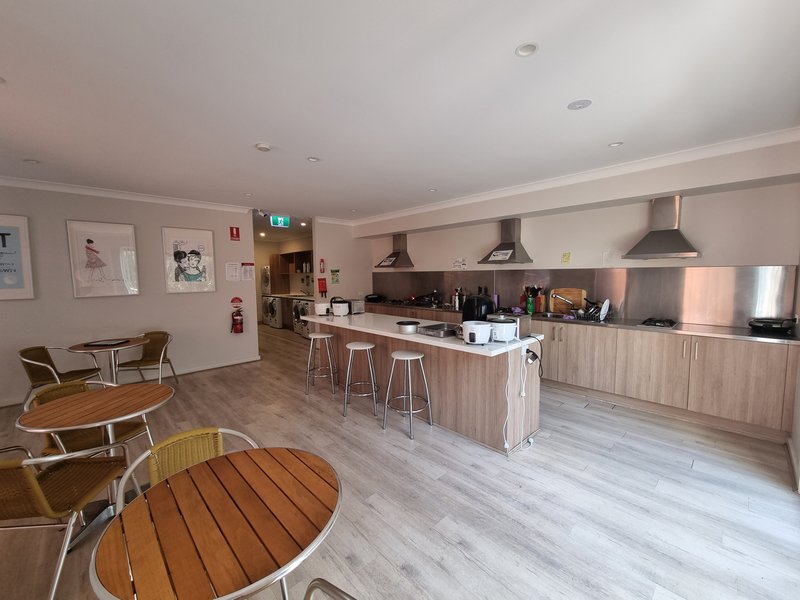 Photo - 2/5 Florence Avenue, Clayton VIC 3168 - Image 4