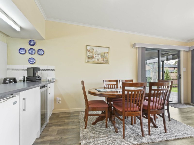 Photo - 25 Fourth Avenue, Raymond Island VIC 3880 - Image 4