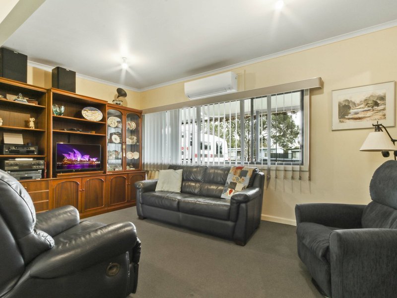 Photo - 25 Fourth Avenue, Raymond Island VIC 3880 - Image 5