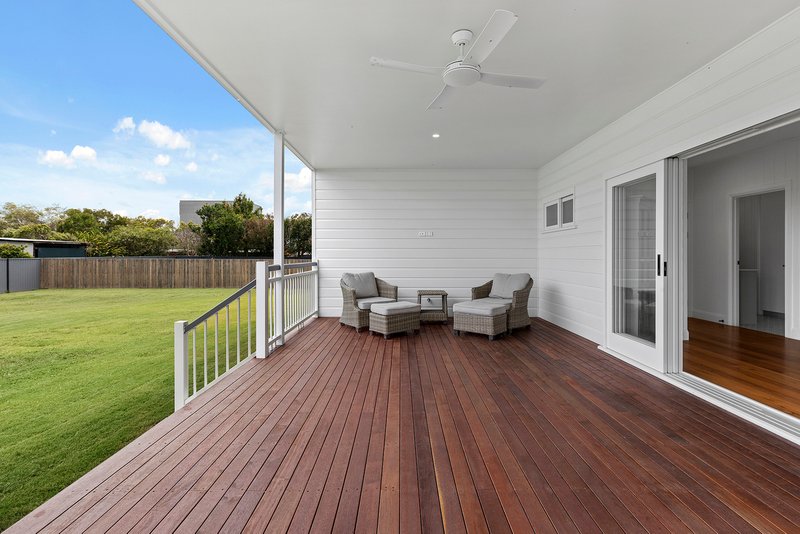 Photo - 25 Fourth Avenue, Sandgate QLD 4017 - Image 9