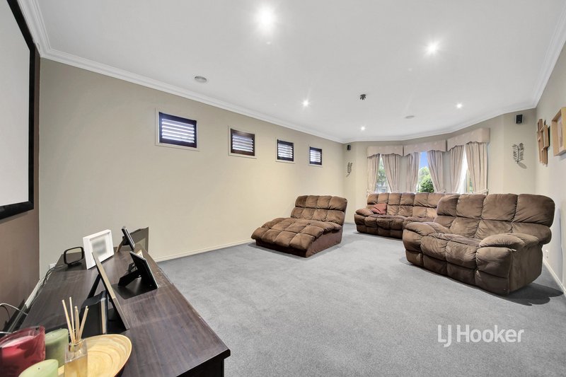 Photo - 25 Fuchsia Crescent, Point Cook VIC 3030 - Image 5