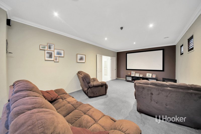 Photo - 25 Fuchsia Crescent, Point Cook VIC 3030 - Image 6