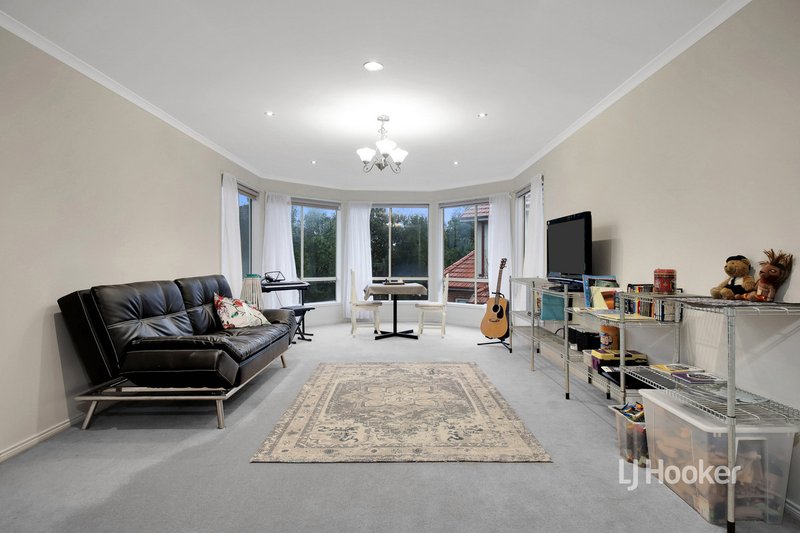 Photo - 25 Fuchsia Crescent, Point Cook VIC 3030 - Image 14