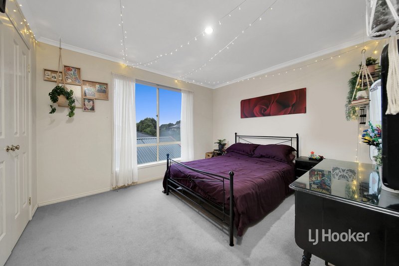 Photo - 25 Fuchsia Crescent, Point Cook VIC 3030 - Image 19