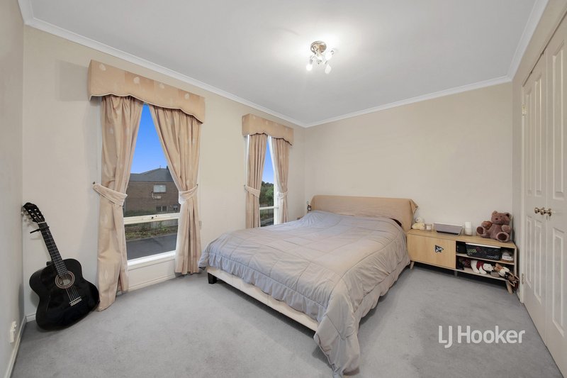 Photo - 25 Fuchsia Crescent, Point Cook VIC 3030 - Image 20