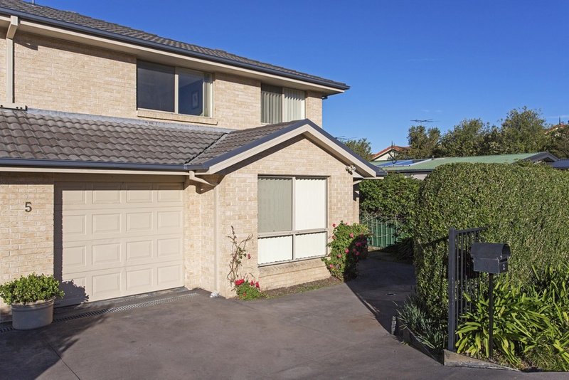 2/5 Gadd Lane, Helensburgh NSW 2508