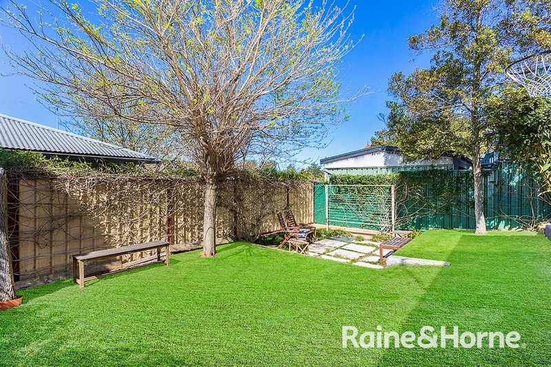 Photo - 2/5 Gadd Lane, Helensburgh NSW 2508 - Image 2