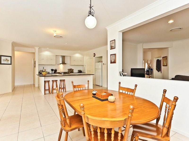 Photo - 25 Gardenia Parade, North Lakes QLD 4509 - Image 4