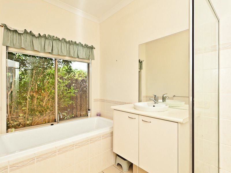 Photo - 25 Gardenia Parade, North Lakes QLD 4509 - Image 11