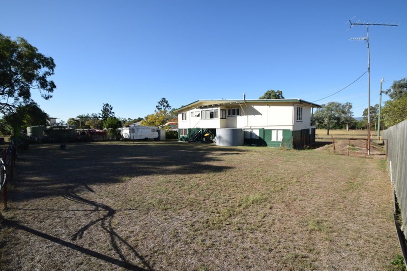 Photo - 25 Gardner Street, Toogoolawah QLD 4313 - Image 14