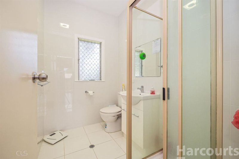 Photo - 25 Gidya Ave , Bongaree QLD 4507 - Image 4