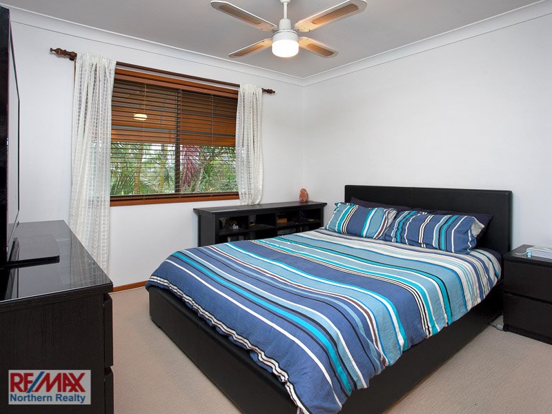 Photo - 25 Gilford Cr , Albany Creek QLD 4035 - Image 12