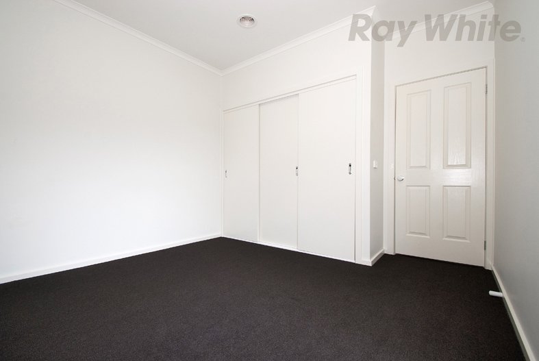 Photo - 2/5 Gladstone Street, Lilydale VIC 3140 - Image 8